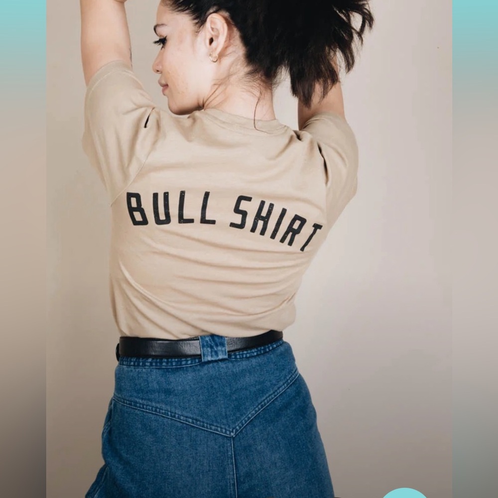 The Bee & the Fox Short Sleeve Tee with Bull Shirt Graphic